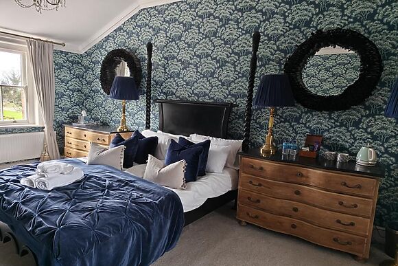 Country Park Manor House