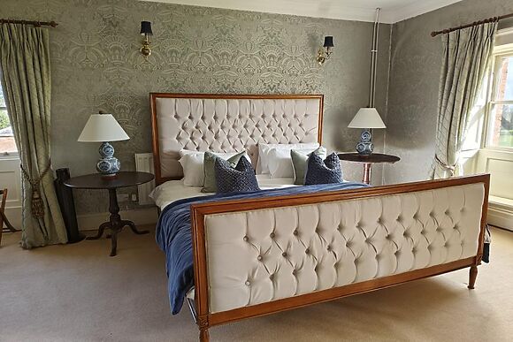 Country Park Manor House