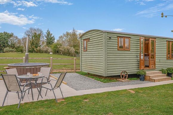 Daisys Hut