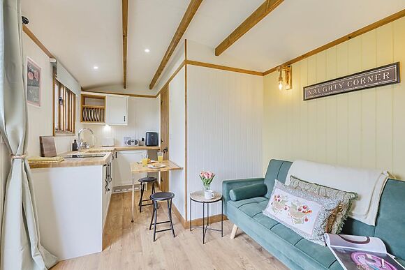 Daisys Hut