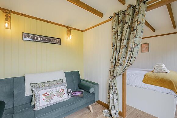Daisys Hut