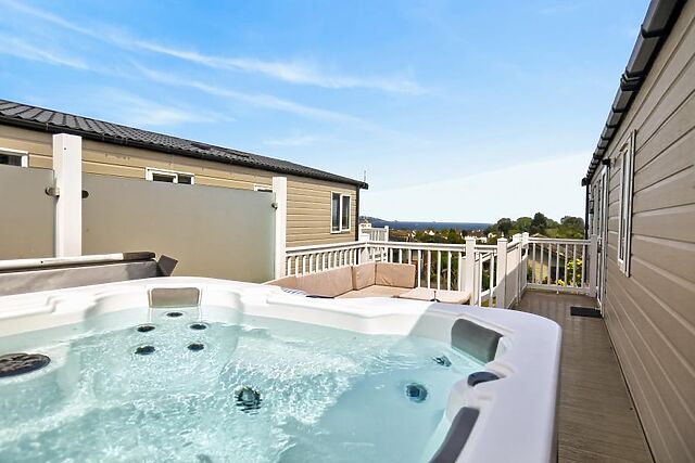 Collection 6 Hot Tub Lodge