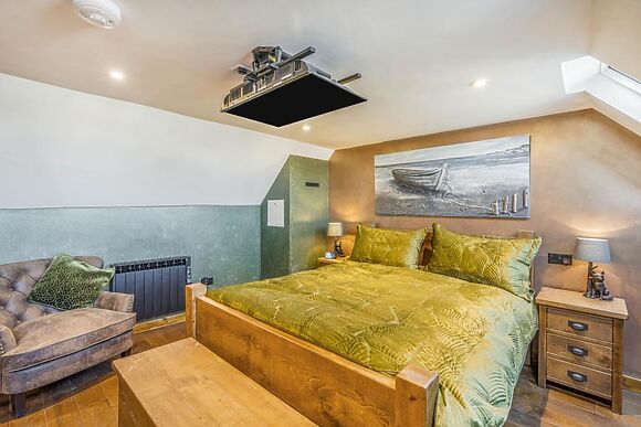 The Hidey Hoose
