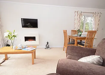 Lounge/dining area