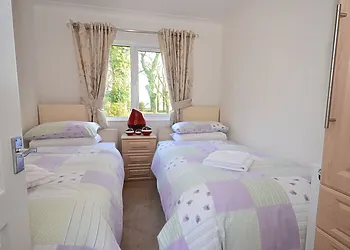 Twin bedroom