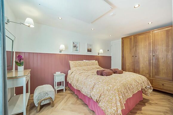 Corner Cottage