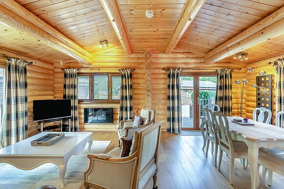 Endeavour Lodge