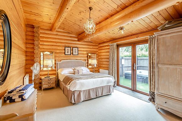Endeavour Lodge
