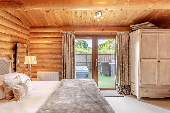 Endeavour Lodge