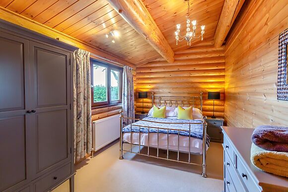 Endeavour Lodge