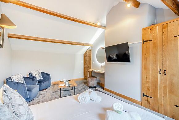 The Sparrow - Mire House