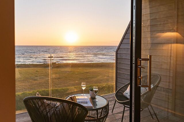 4-Bedroom Hot Tub Cottage in Widemouth Bay