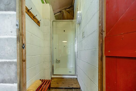 1-Bedroom Cabin in Solva