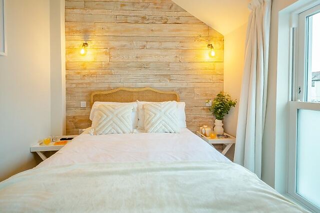Crest Apartment