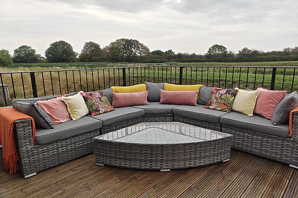 2-Bedroom Lodge with Balcony in Woodhall Spa
