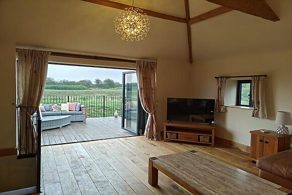 2-Bedroom Lodge with Balcony in Woodhall Spa