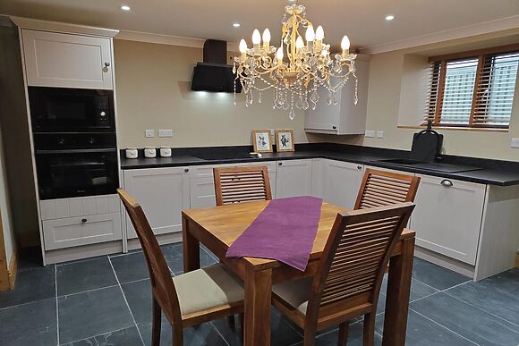 2-Bedroom Lodge with Balcony in Woodhall Spa