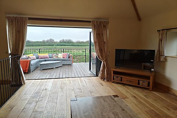 2-Bedroom Lodge with Balcony in Woodhall Spa