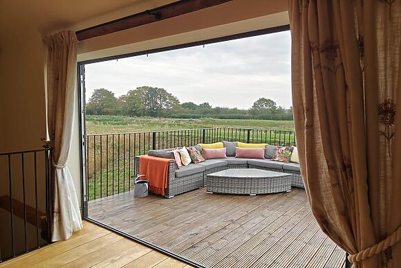 2-Bedroom Lodge with Balcony in Woodhall Spa