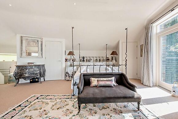 Curlew Waterside Retreat