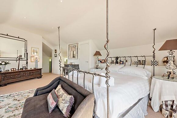 Curlew Waterside Retreat