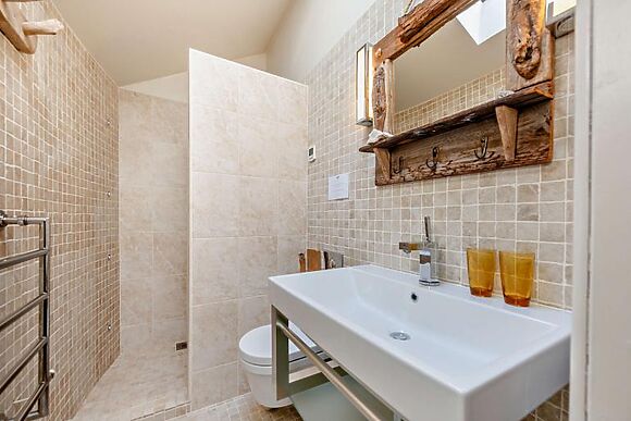 Curlew Waterside Retreat