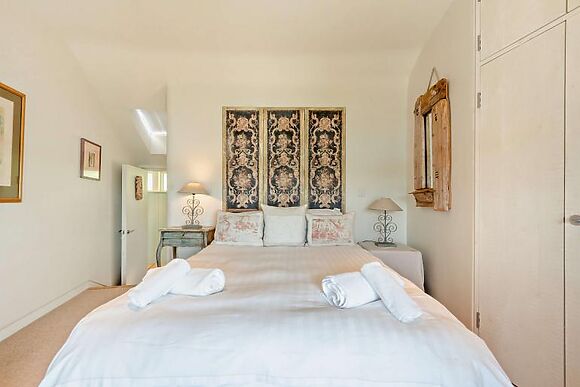 Curlew Waterside Retreat