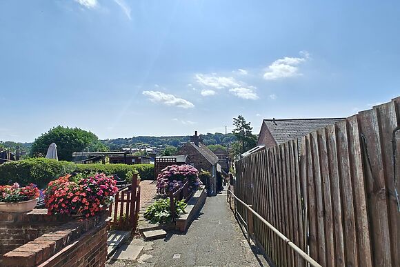 2-Bedroom Cottage with Log Burner in Ashbourne