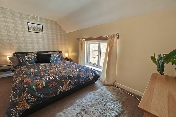 2-Bedroom Cottage with Log Burner in Ashbourne
