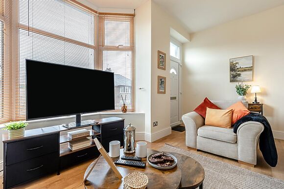 2-Bedroom House in Buxton
