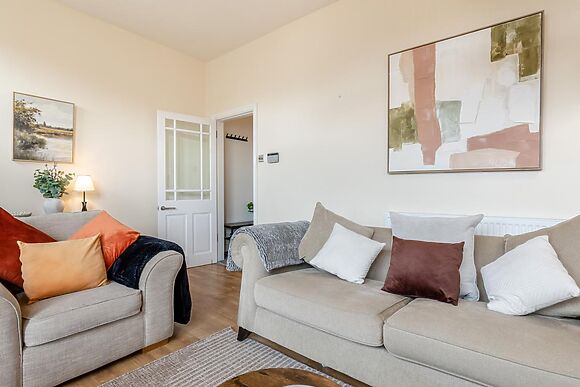 2-Bedroom House in Buxton