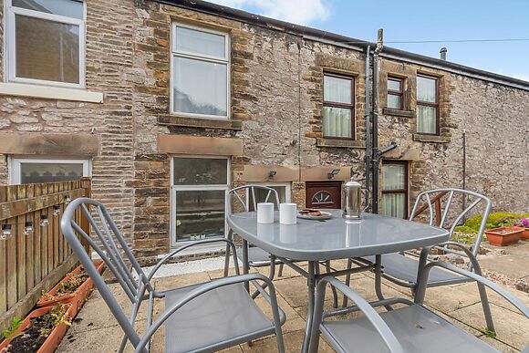 2-Bedroom House in Buxton
