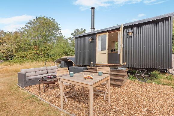 1-Bedroom Shepherd's Hut in Ingham