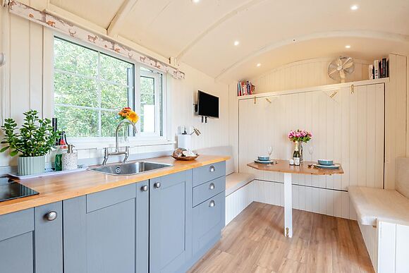 1-Bedroom Shepherd's Hut in Ingham
