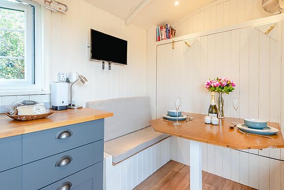 1-Bedroom Shepherd's Hut in Ingham