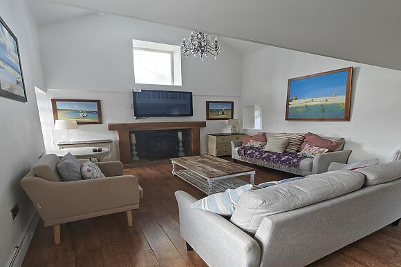 4-Bedroom House in Llanelli