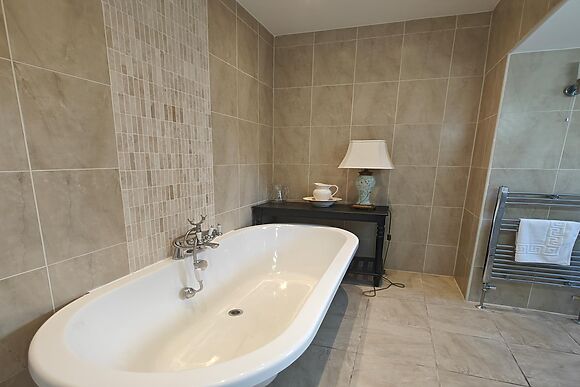 4-Bedroom House in Llanelli