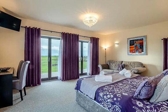 Large Cottage for 10 in Newton-by-the-Sea - photo 12 of 15