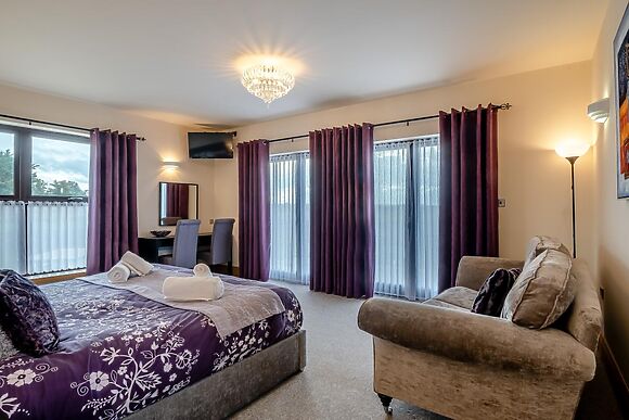Large Cottage for 10 in Newton-by-the-Sea - photo 13 of 15