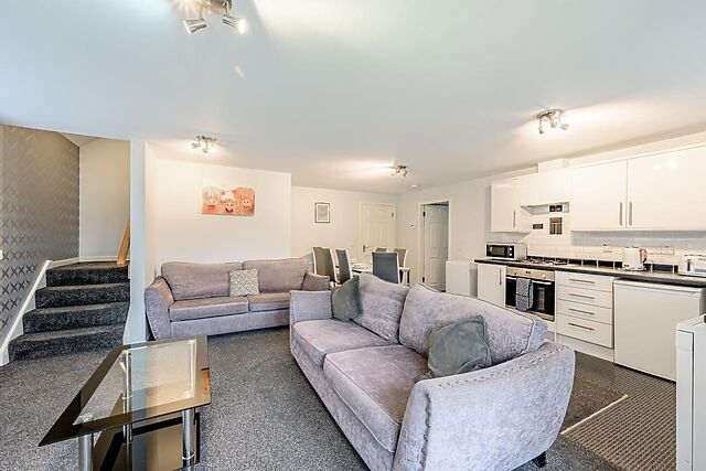 4-Bedroom Hot Tub Cottage in Auchenlarie