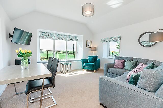 2-Bedroom Cottage with Hot Tub in Kirkcudbright