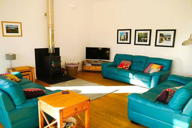 4-Bedroom Hot Tub Cottage in Kelton