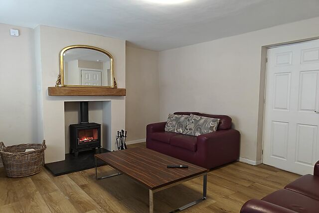 1-Bedroom Hot Tub Cottage in Llanfaglan