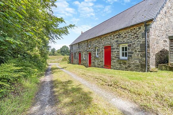 Ysgubor The Barn and Tanybryn Cottage