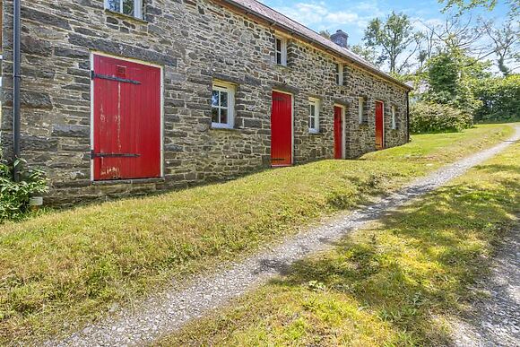 Ysgubor The Barn and Tanybryn Cottage
