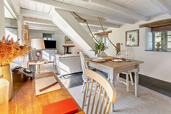 Lilyville - Higher Treyone