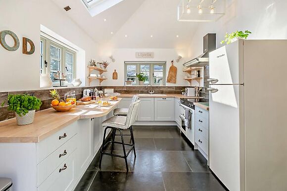 Lilyville - Higher Treyone