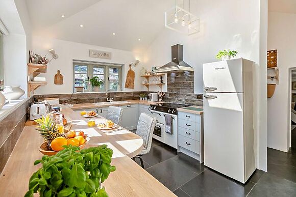 Lilyville - Higher Treyone