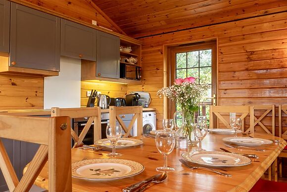 Clovelly Lakes Falcon Lodge Twelve