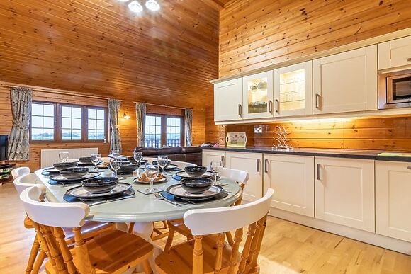Clovelly Lakes Snow Goose Lodge Sixteen